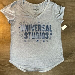 NWT Women’s Medium M Universal Studios Blue Star Studded t-Shirt Vneck Florida